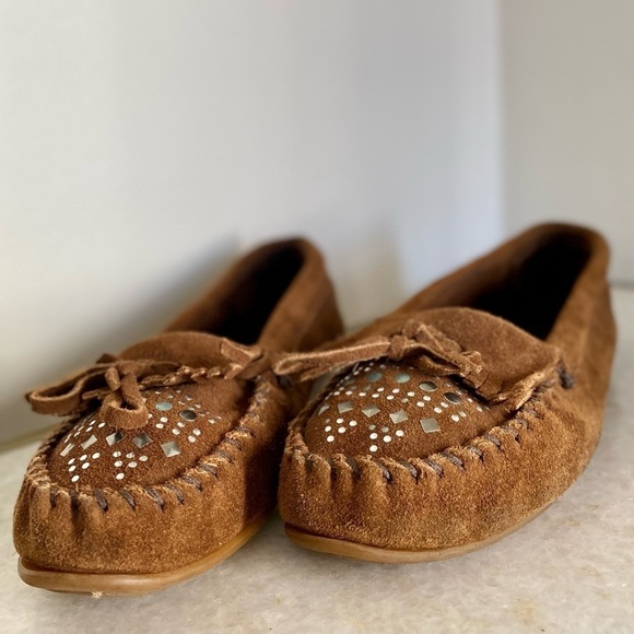 Minnetonka Mocassins - Picture 2 of 6